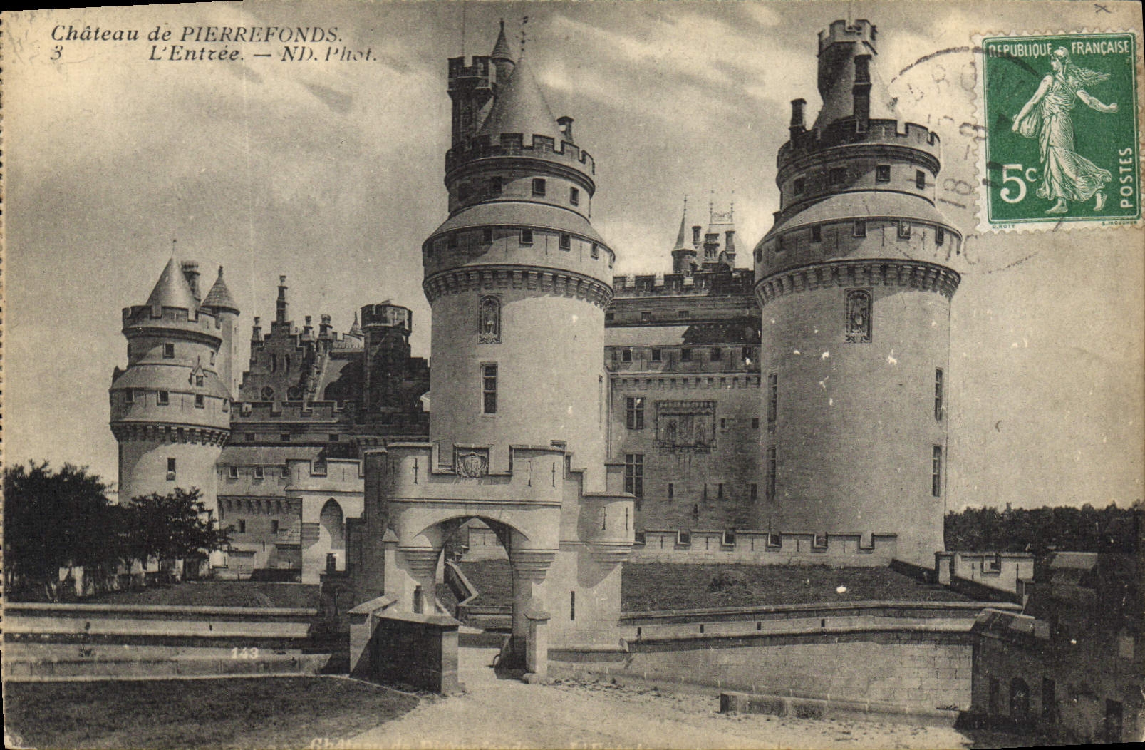 CPA Chateau de Pierrefonds L'Entree 