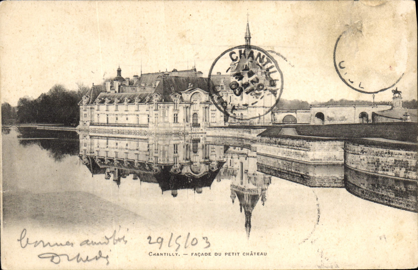 CPA Chantilly Facade du Petit Chateau 