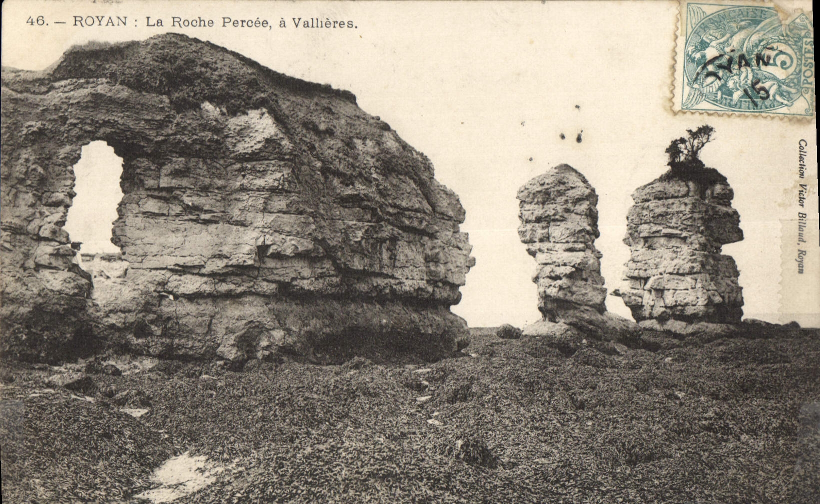 CPA Royan La Roche Percee a Vallieres 