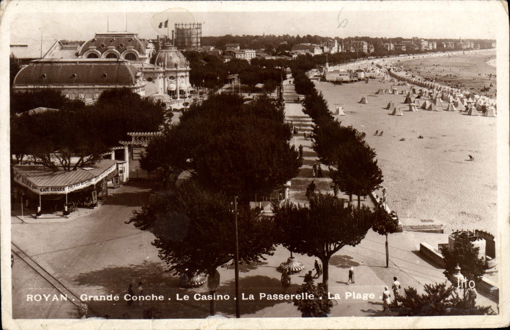 CPA Royan Grande Conche Le Casino La Passerelle La Plage 