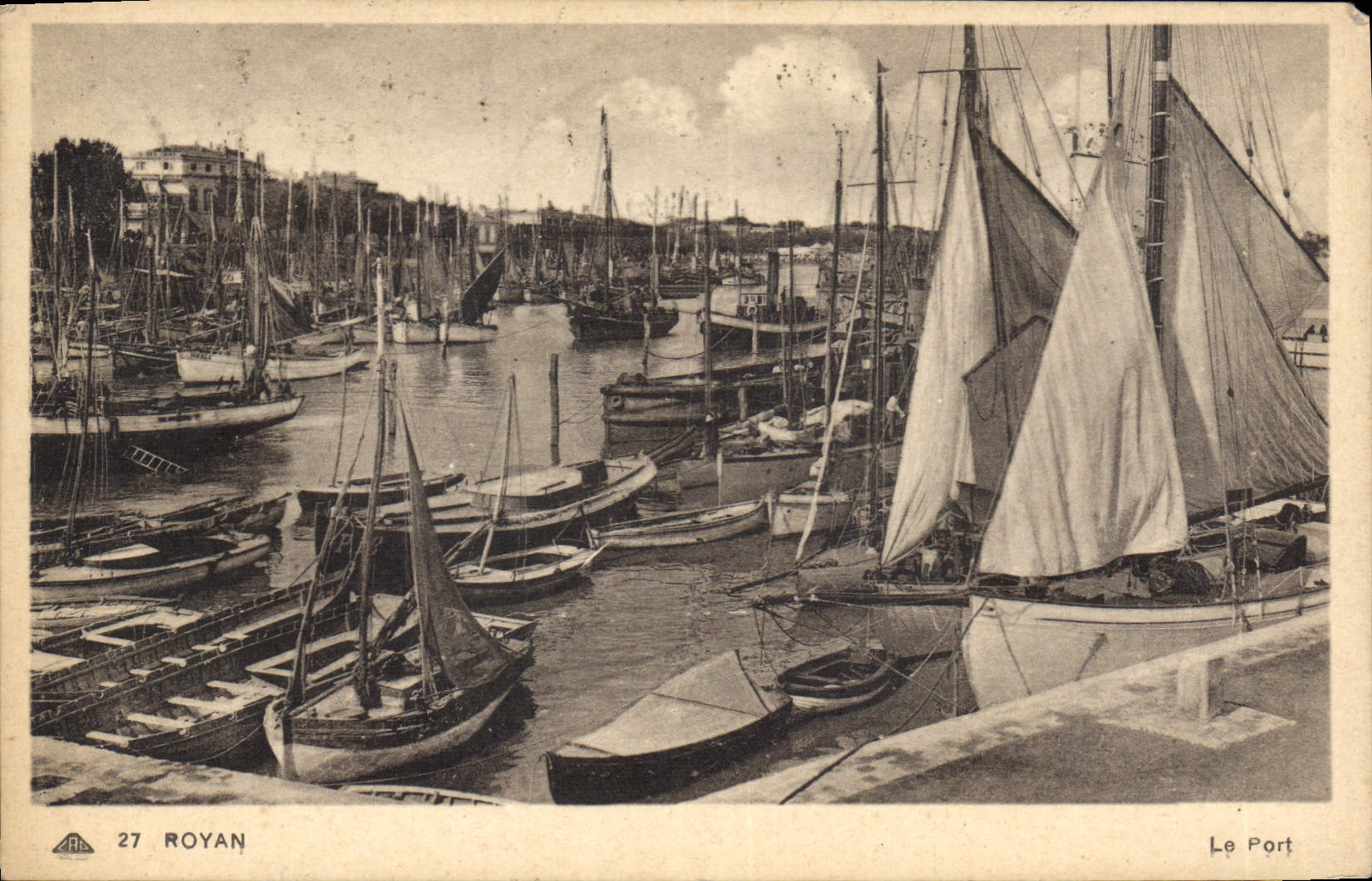 CPA Royan Le Port Bateaux