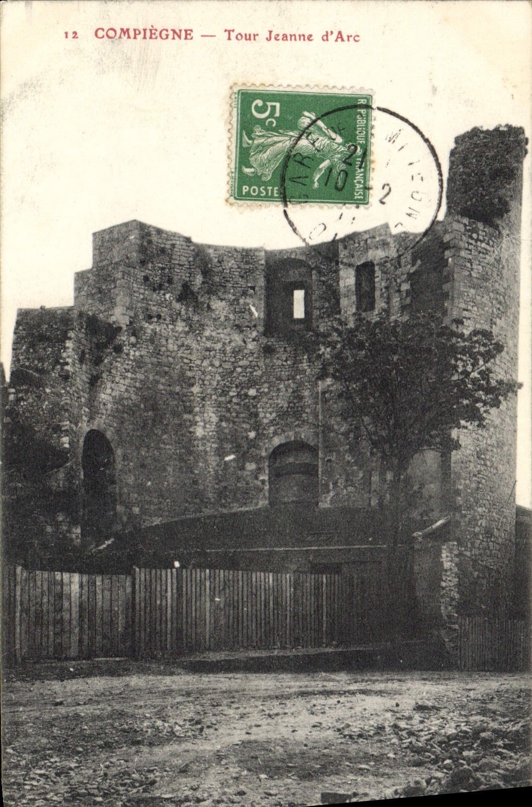 CPA Compiegne Tour Jeanne d'Arc 