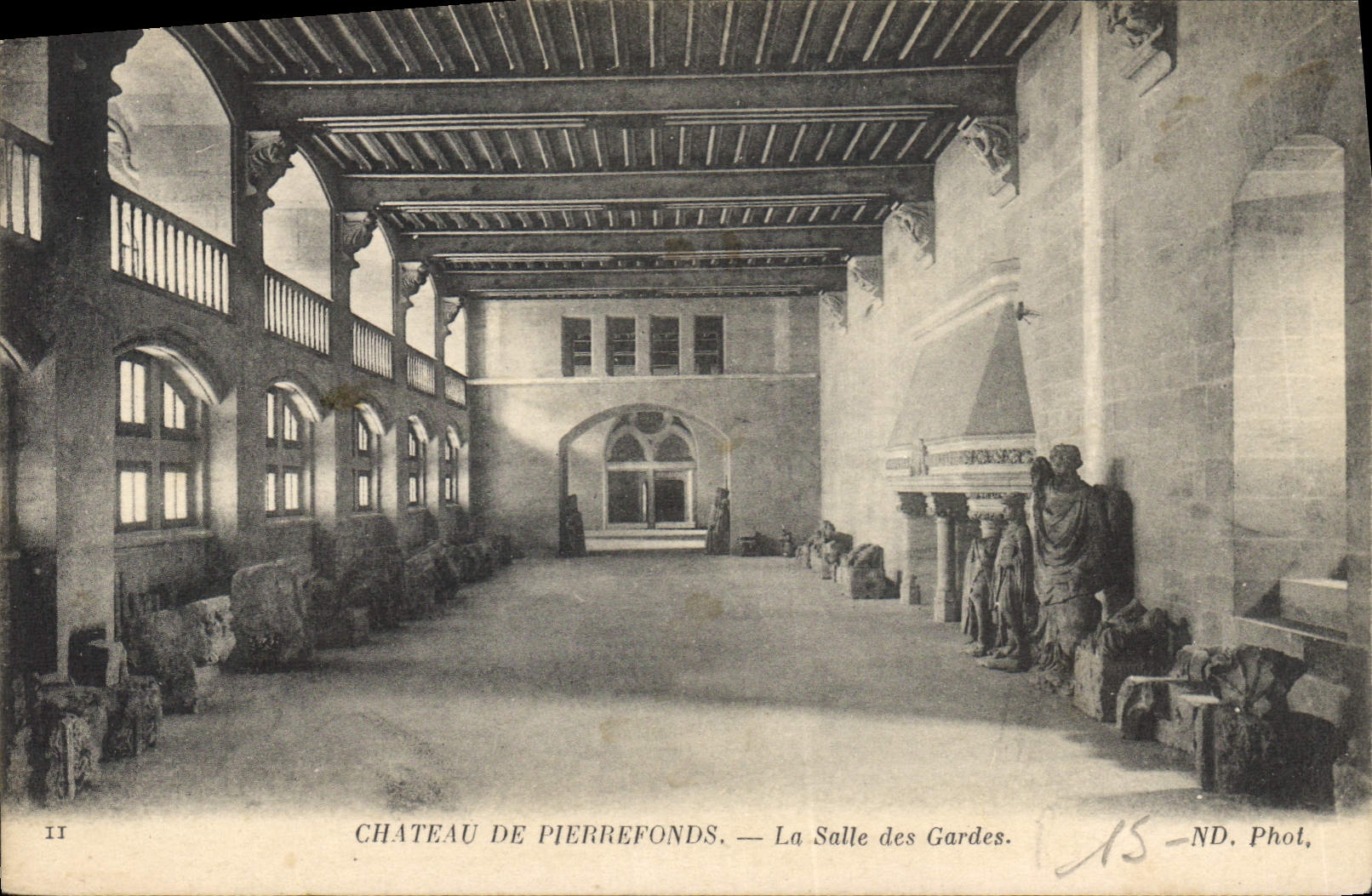 CPA Chateau de Pierrefonds La Salle des Gardes 