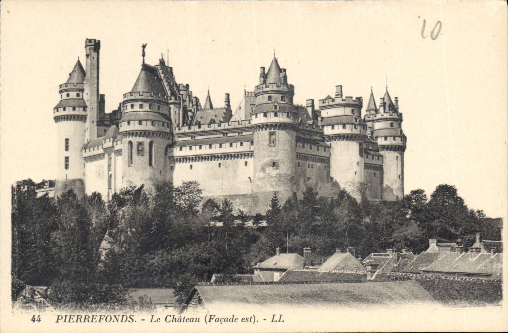 CPA Pierrefonds Le Chateau Facade Est 