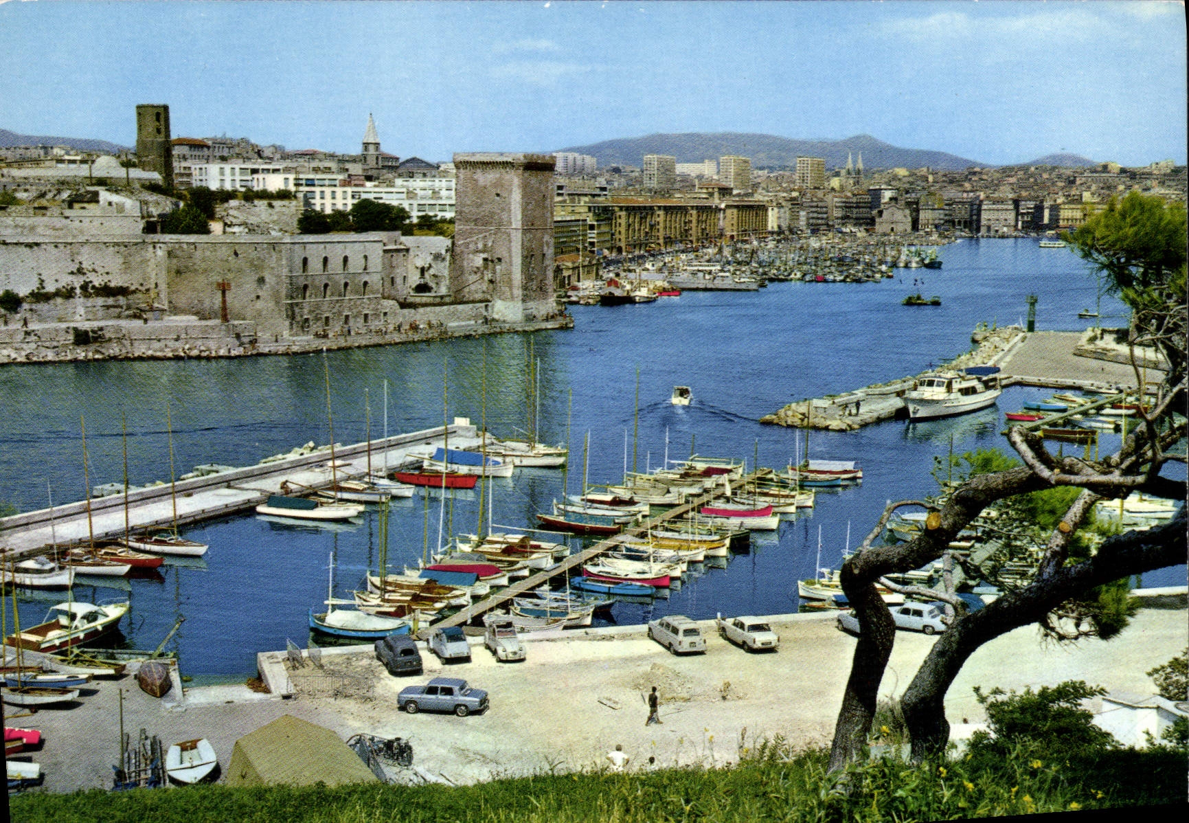 CPM Marseille Entree du Port et Fort St Jean
