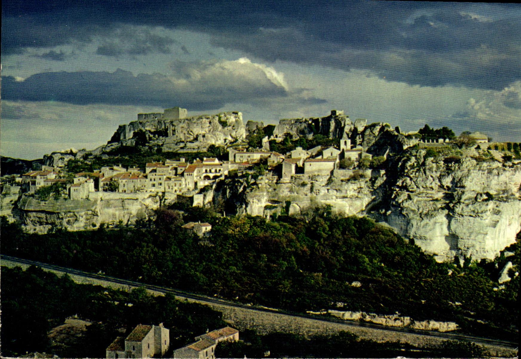 CPM Aucoeur de la Provence Les Baux de Provence 