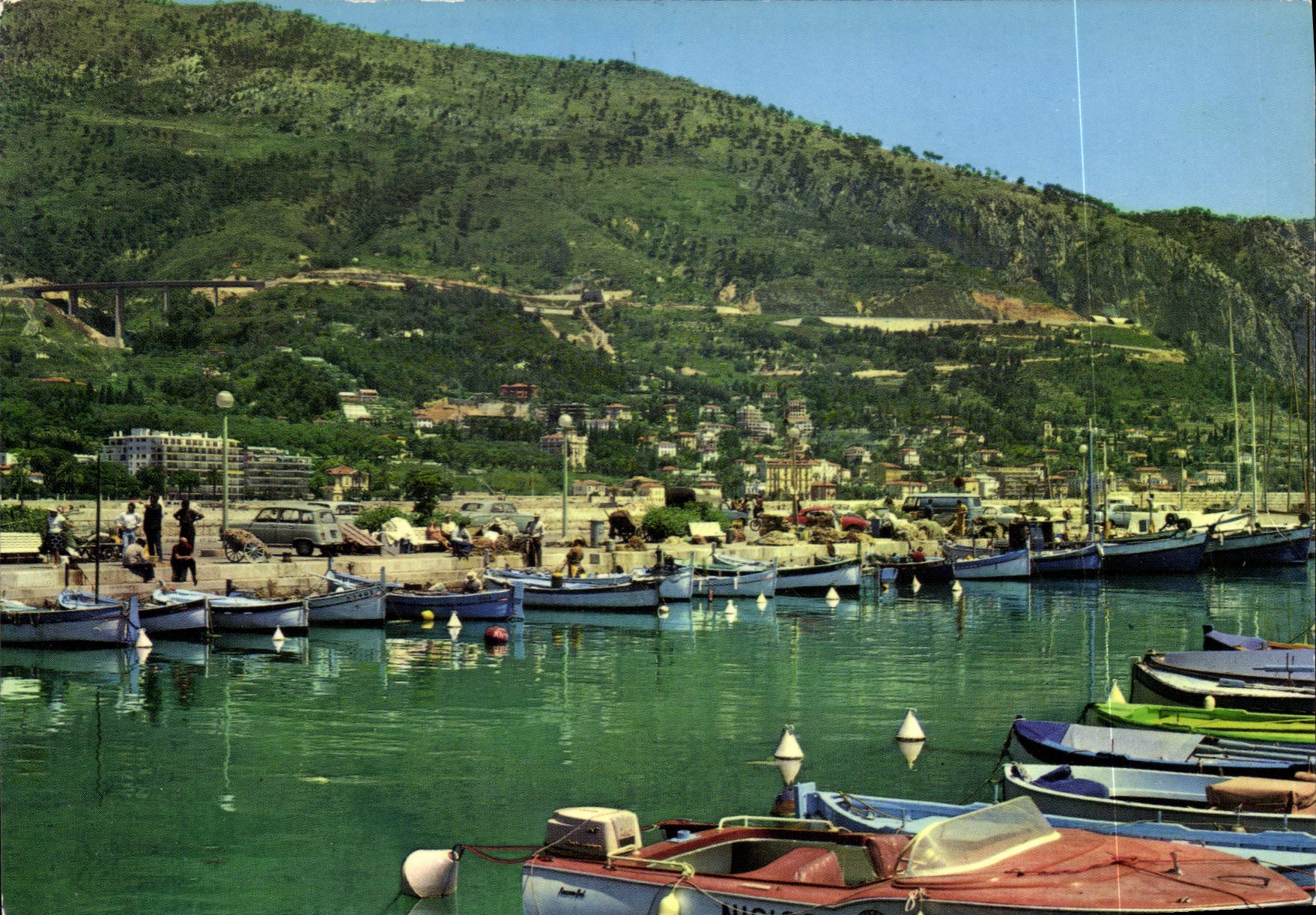 CPM Menton AM Le Petit Port de la Vieille Ville Le coin des pecheurs