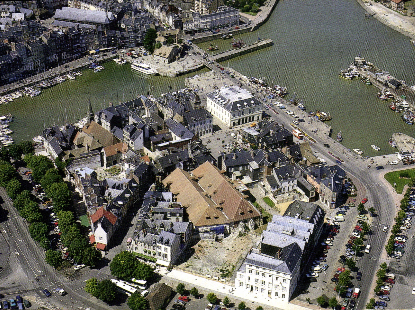 CPM La France vue du ciel Honfleur Calvados vue generale aerienne cliche m Chevret 