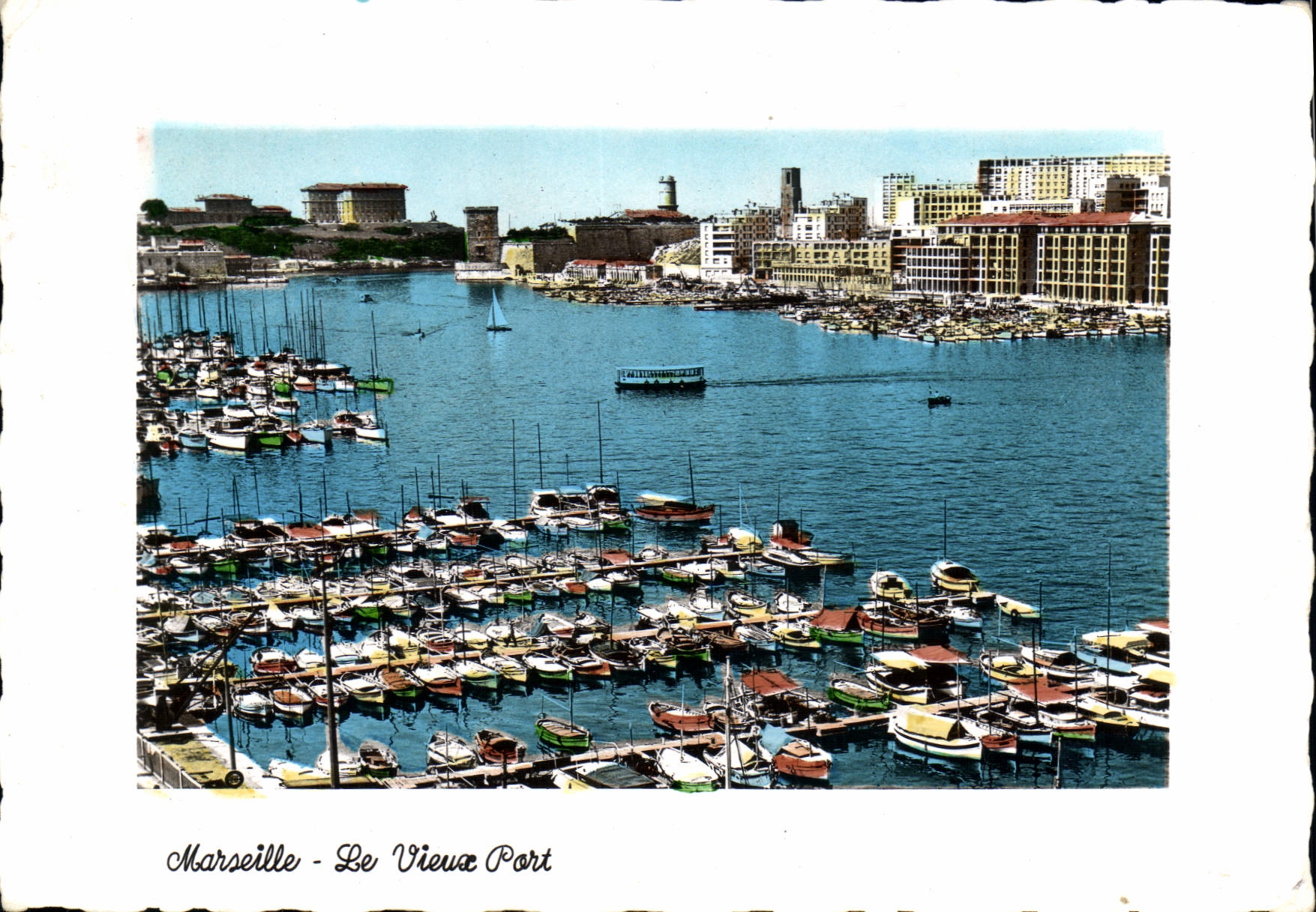 CPM Marseille le vieux port et le Fort Saint Jean 