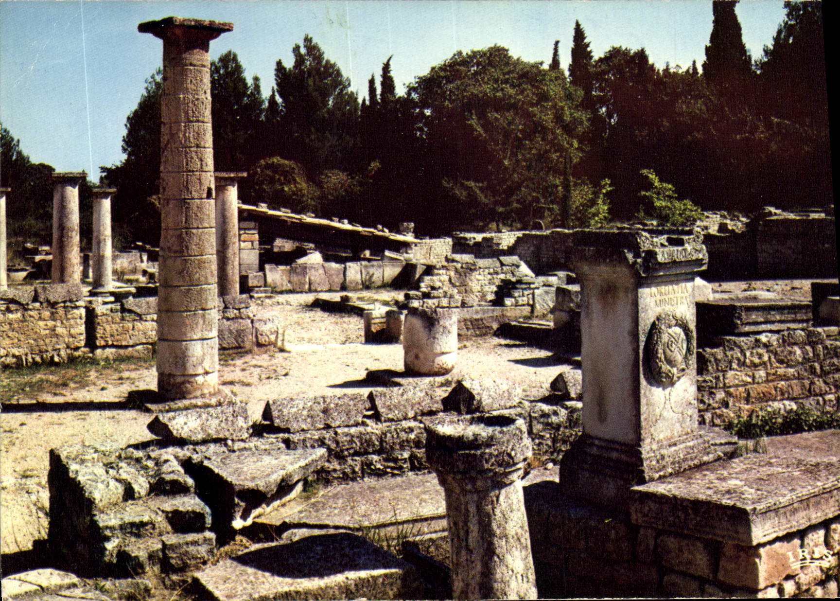 CPM Saint Remy de Provence B du R Fouilles de Glanum Sanctuaire de la Bonne Deesse