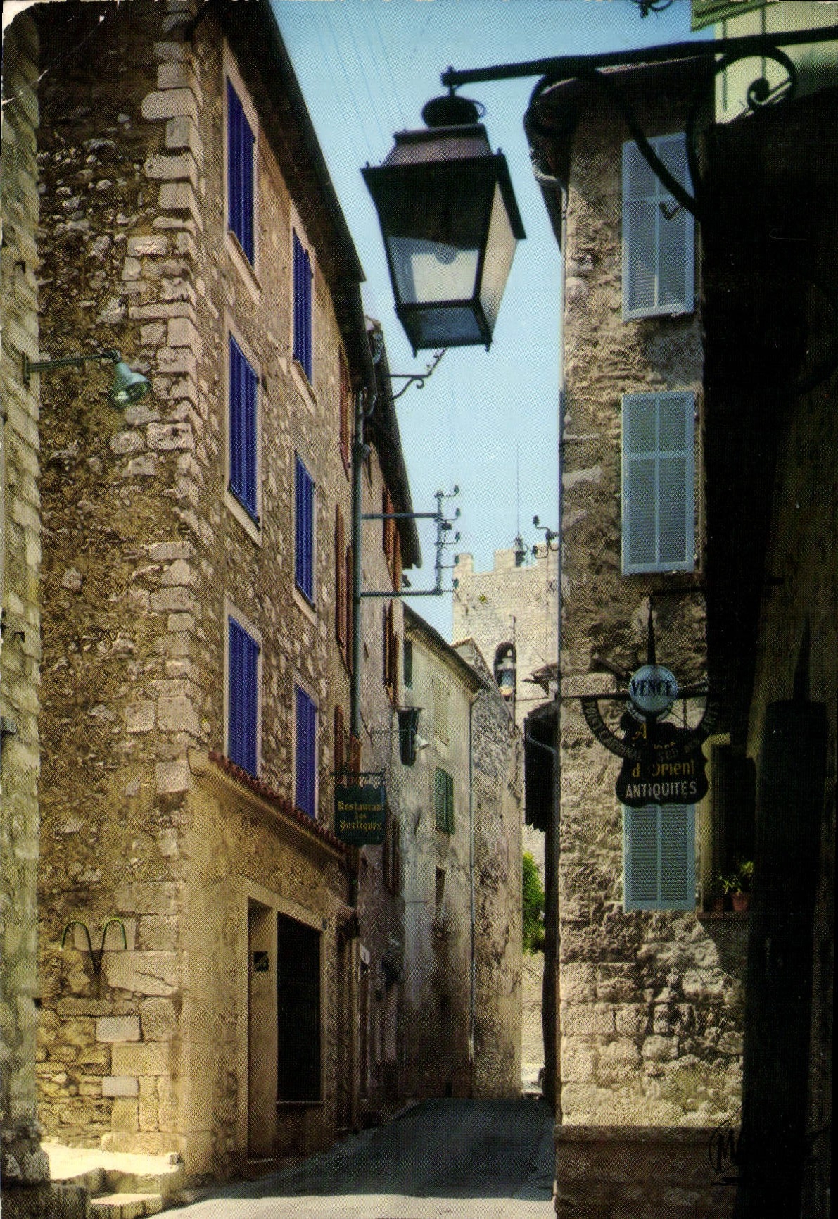 CPM La Cote d'Azur Vence la jolie Vieille rue pittoresque 