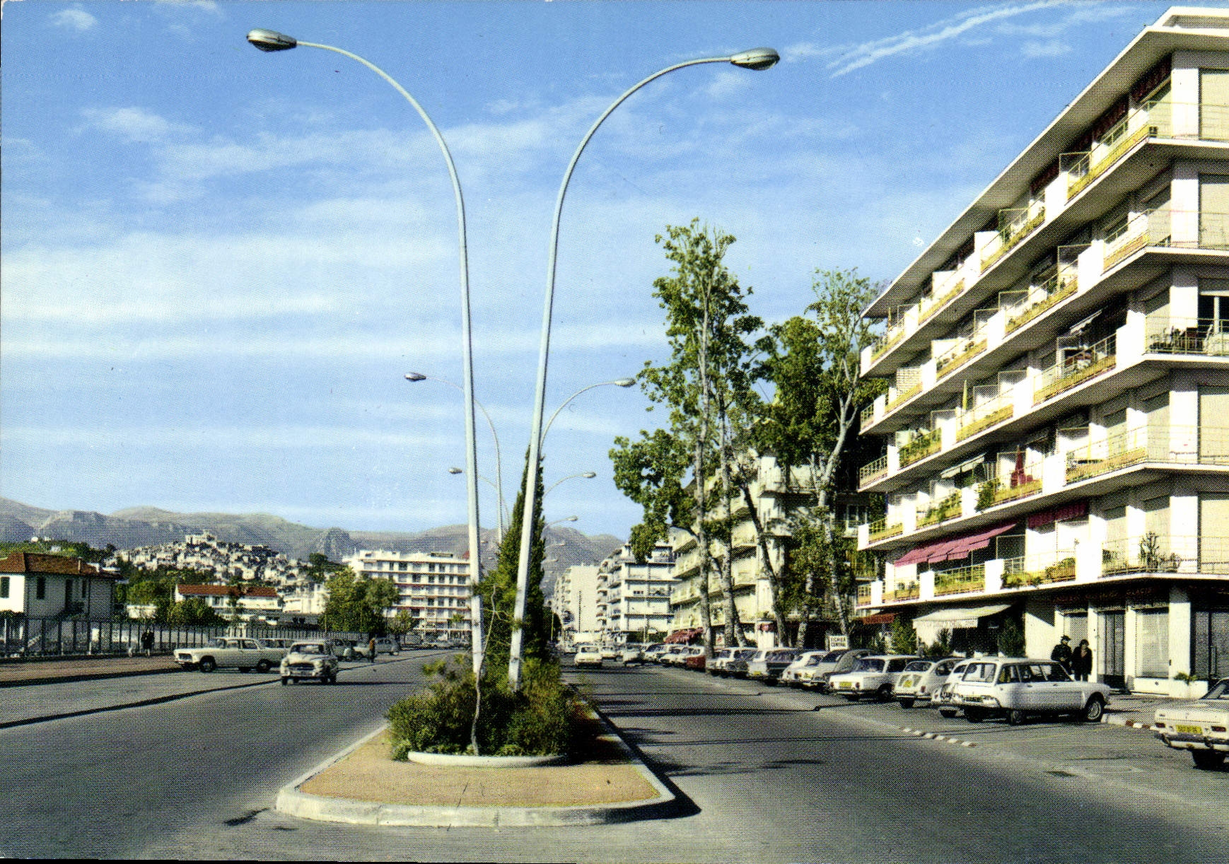 CPM La Cote d'Azur Cros de Cagnes le Boulevard J F Kennedy