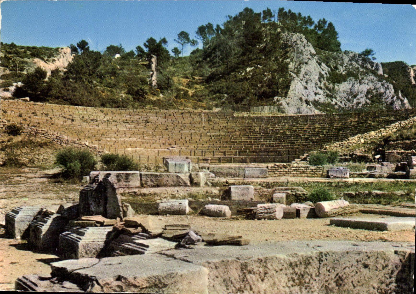 CPM Saint Remy de provence Bouches du Rhone le Glanum les Fouilles 2eme S Avant JC