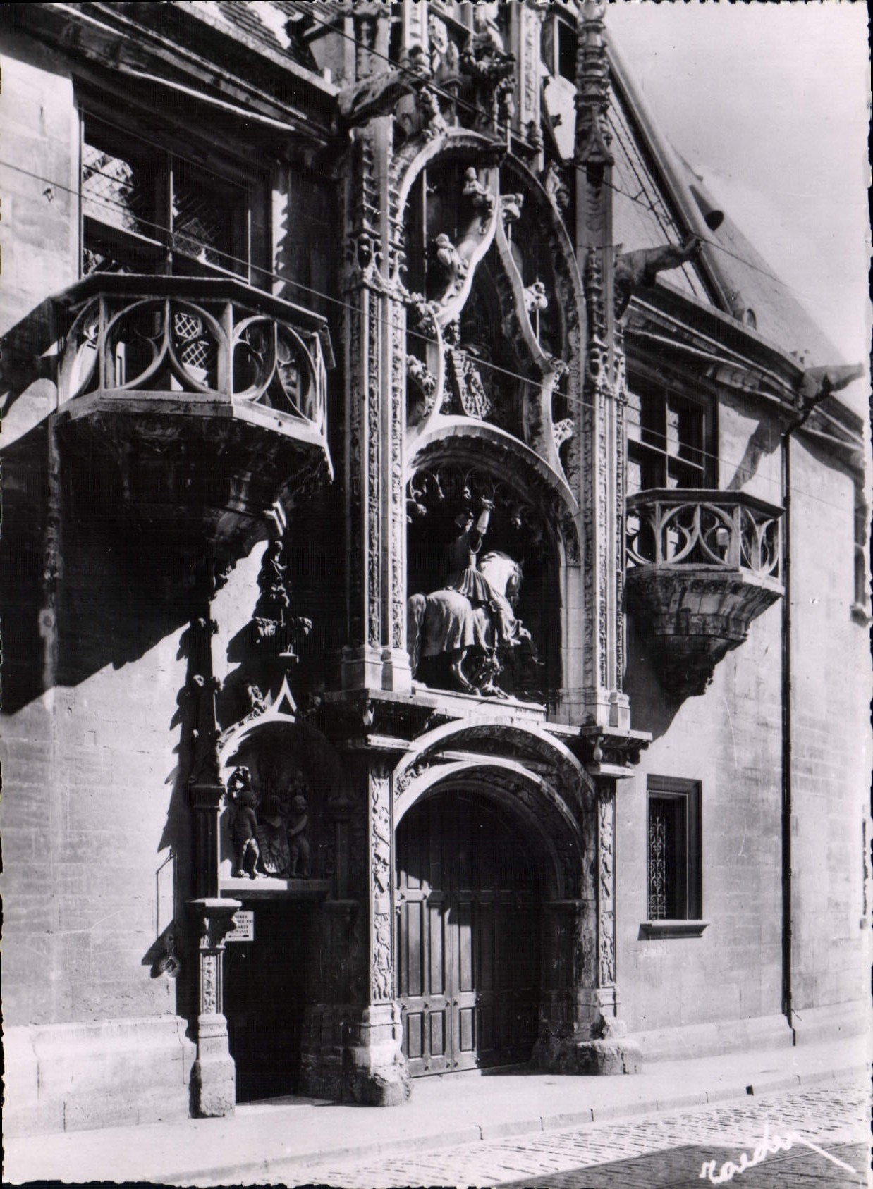 CPM Nancy Entree du Musee Lorrain 