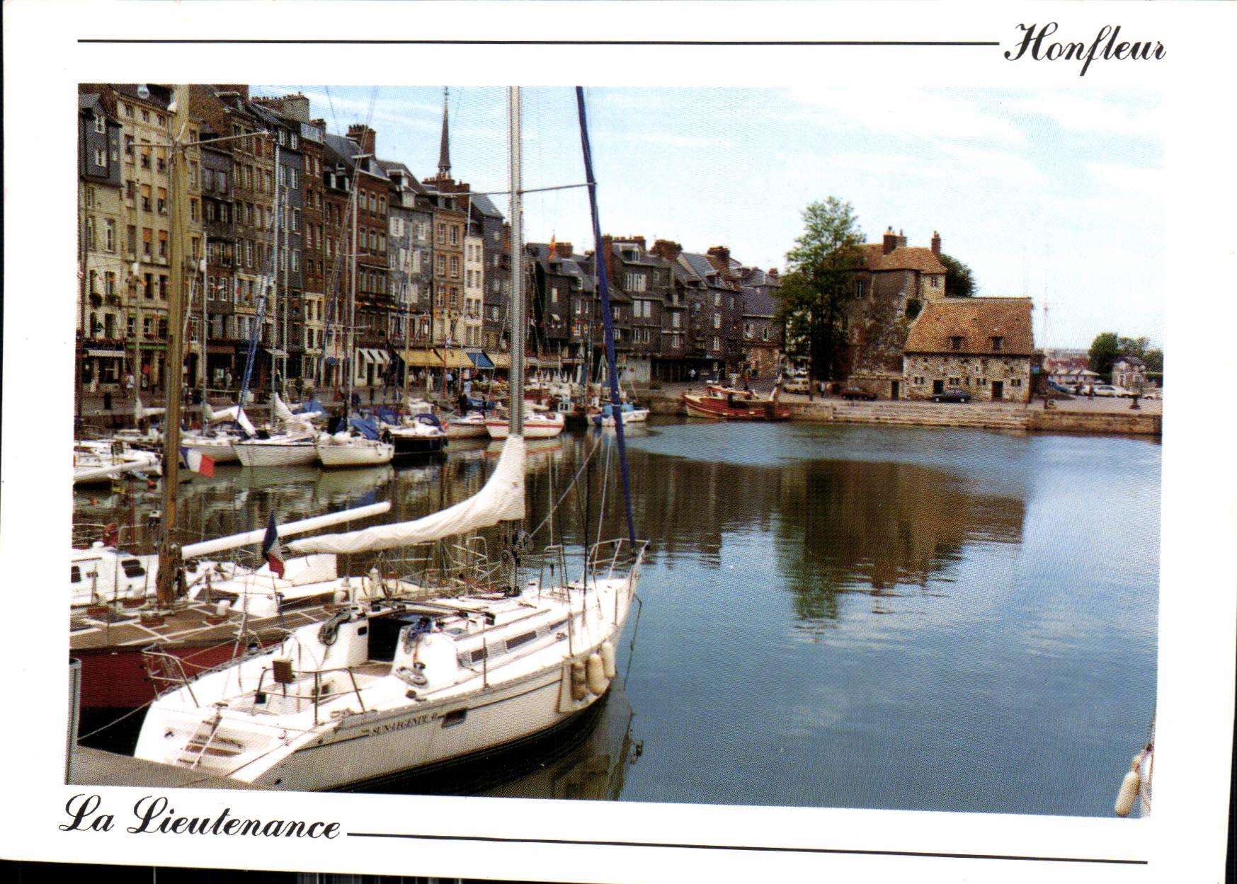 CPM La Cote Fleurie Honfleur Calvados la Lieutenance 