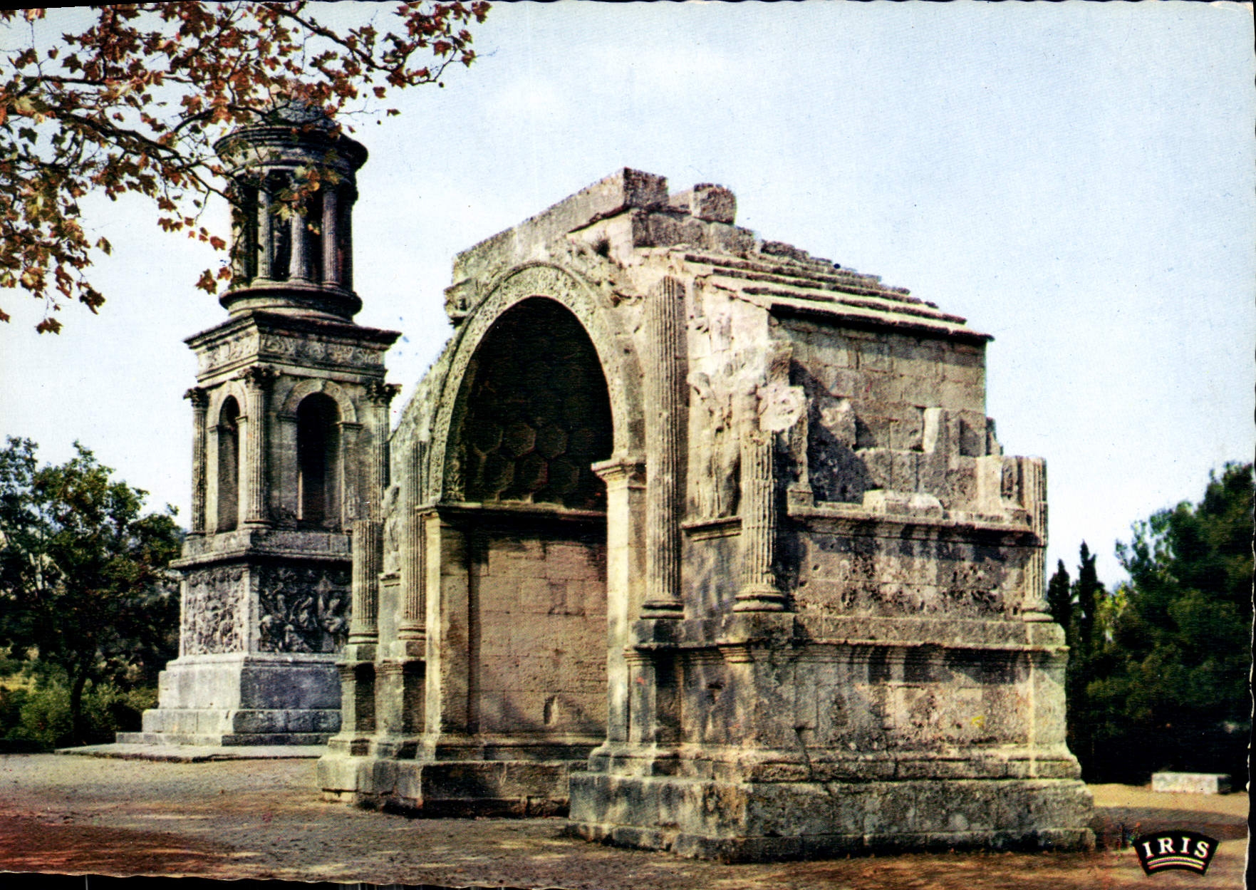 CPM Reflets de Provence Saint Remy de Provence Les Anqtieus Mausolee et Arc Municipal monuments Roma