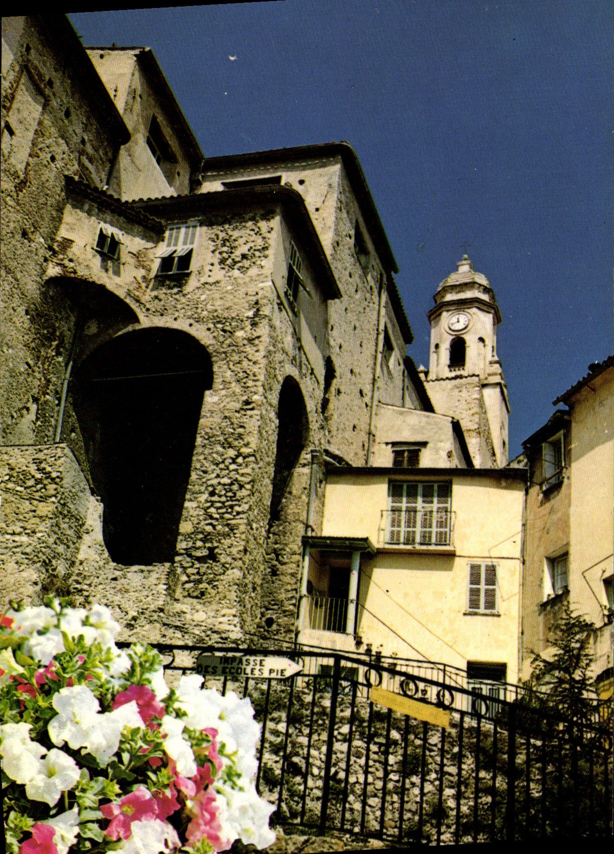 CPM La Cote d'Azur inoubliable Menton la vieille ville