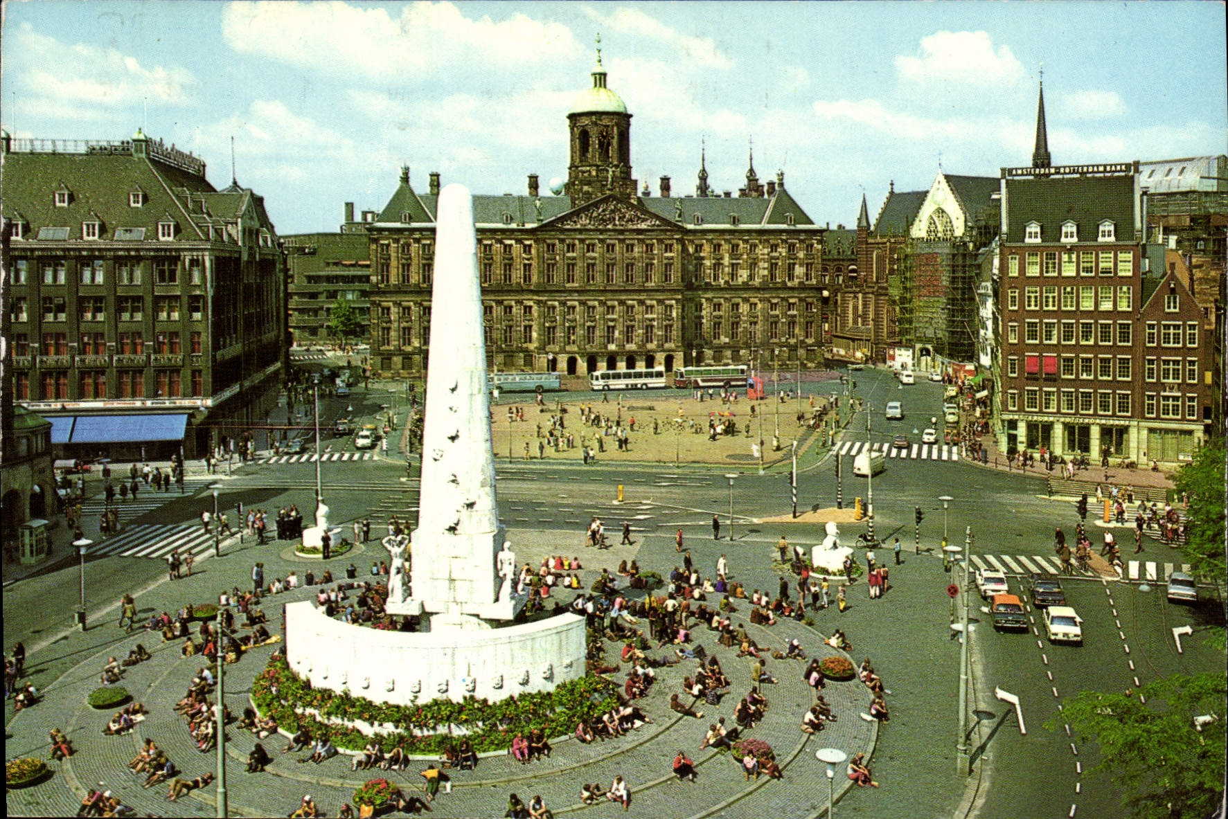 CPM Amsterdam Holland le monument national le coeur de la capitale et le Palais Royal syr le Dam 