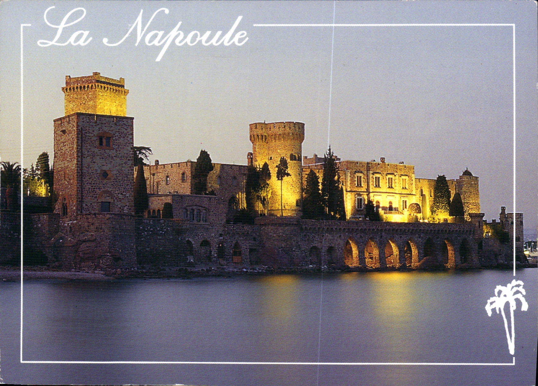 CPM La Cote d'Azur Inoubliable French Riviera La Napoule A M le Chateau la Nuit