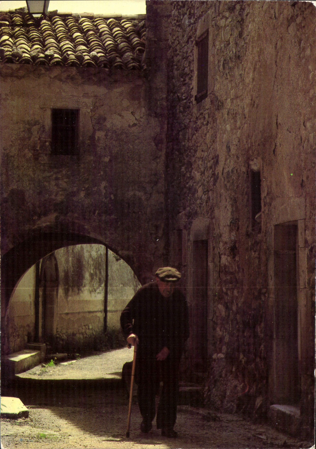 CPM Sites et paysages de France Vieux village provencal