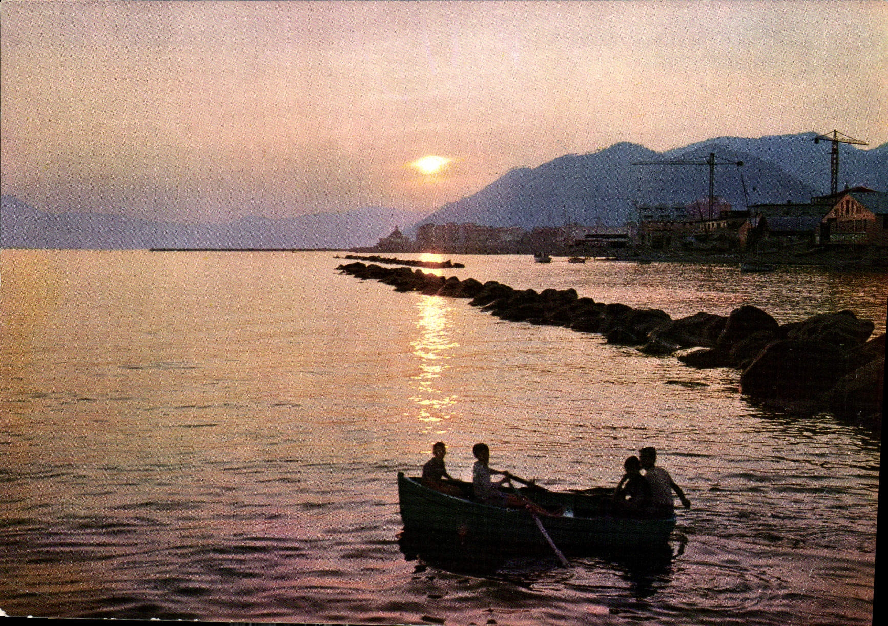 CPM La Mediterranee Promenade en mer au soleil couchent