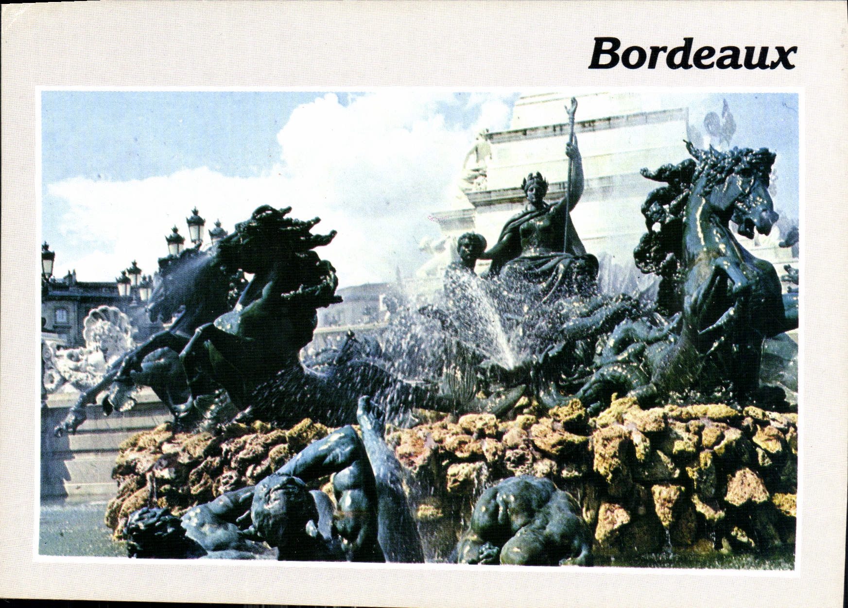 CPM Bordeaux Girnode le monuembt aux Girondins symbolisant le triomphe de la Republique l'ensemble d