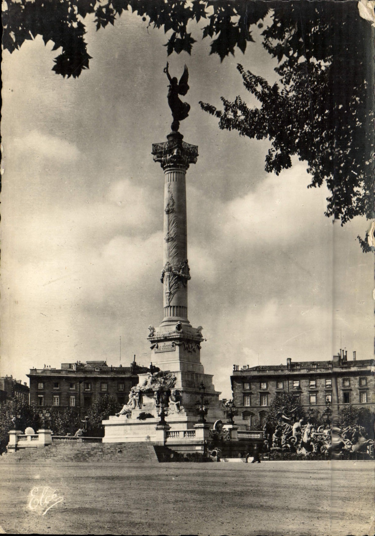 CPM Bordeaux Gironde Monument des place des Quinconces 