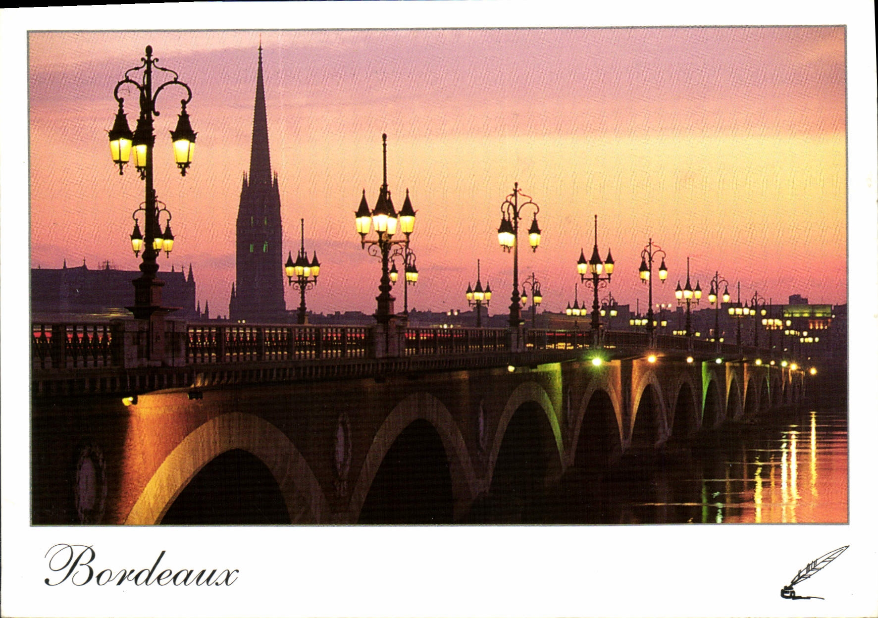 CPM Bordeaux Le Pont de pierre la nuit 