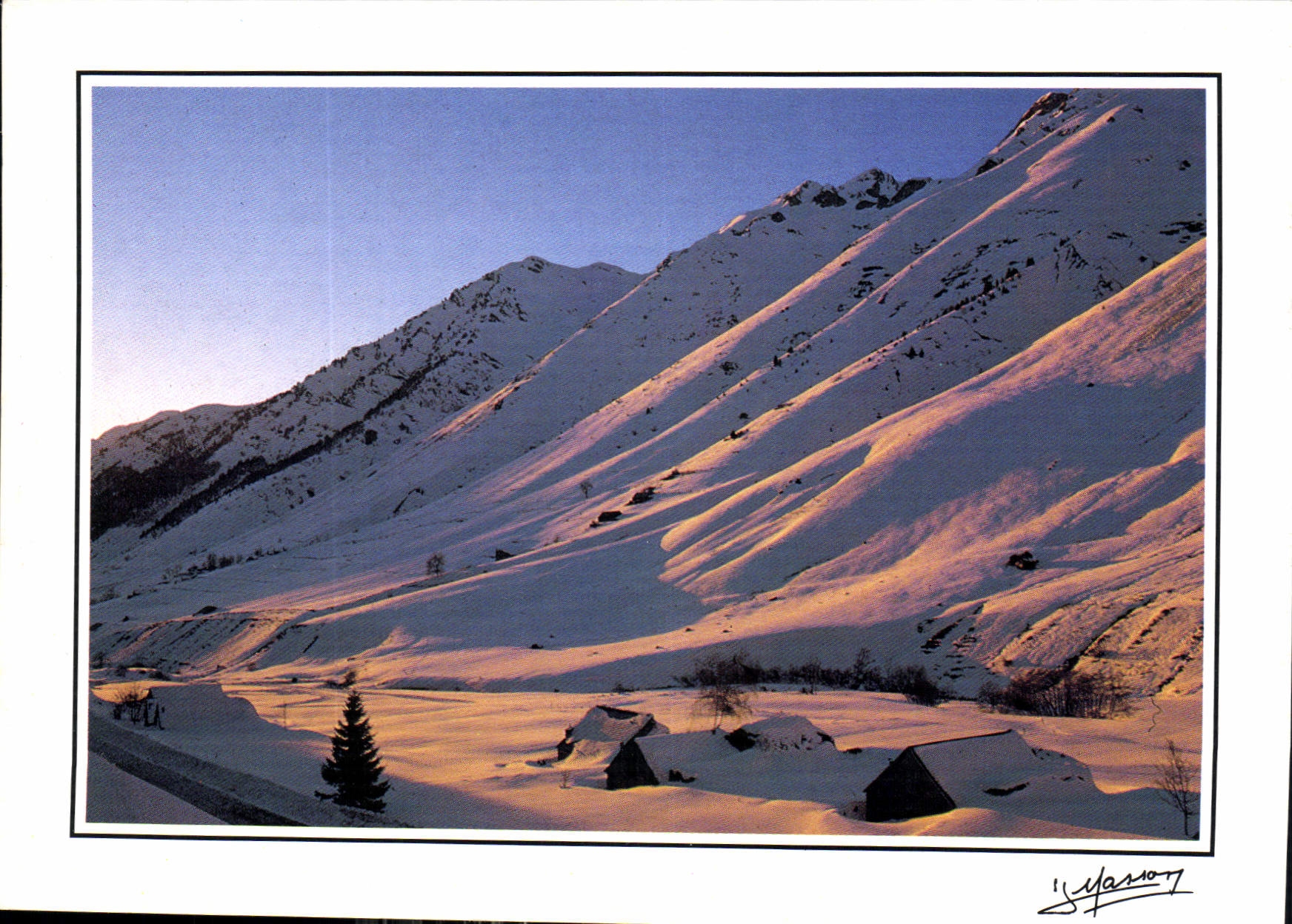 CPM Pyrenees Lumiere et serenite d'un d'hiver