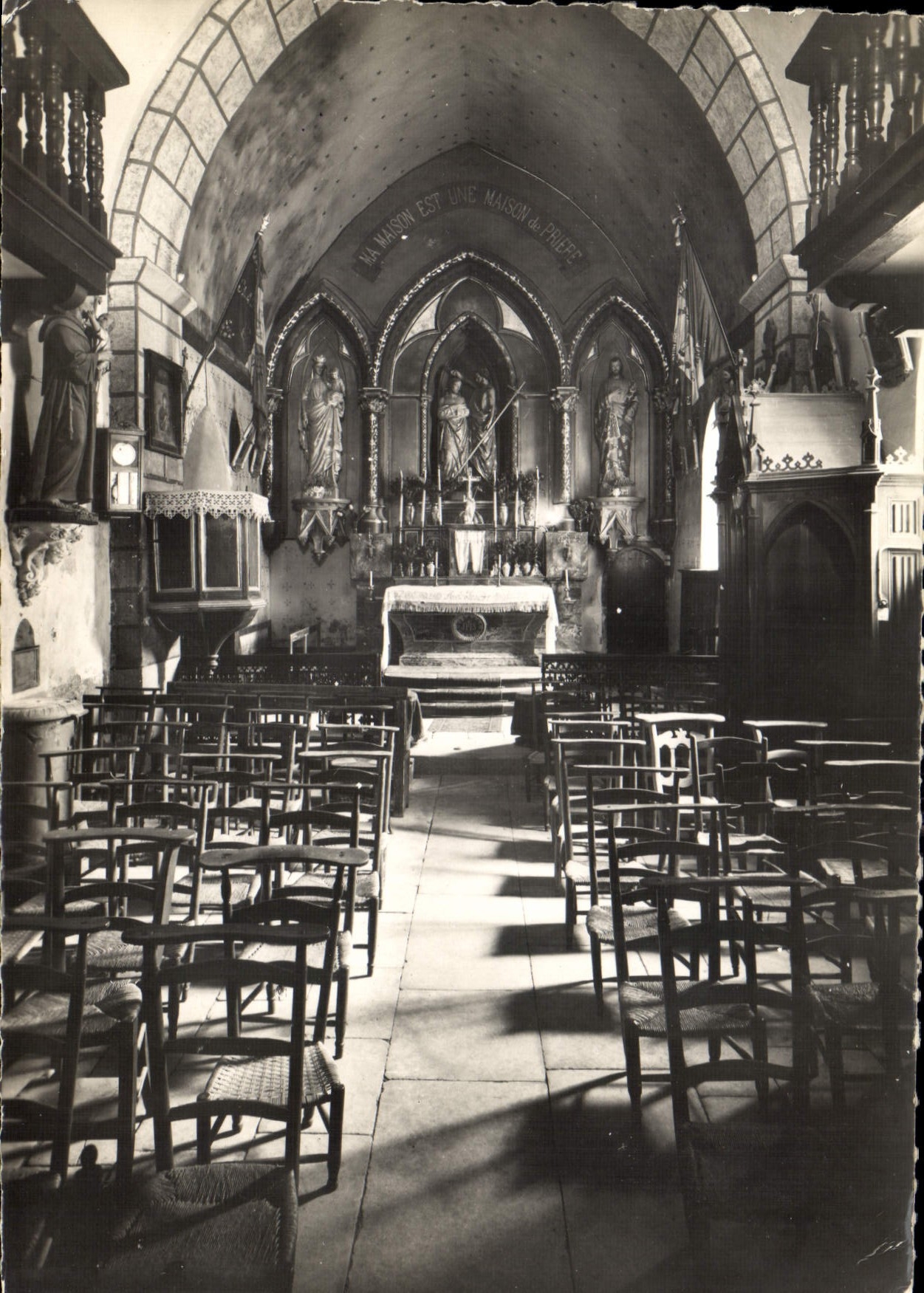 CPM Nos Belles Pyrenees Gavarnie H P Interieur de l'Eglise XIV siecle 