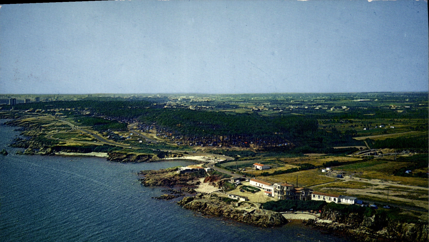 CPM La Vendee Les Sables d'Olonne Route de la Corniche et camping du Puits d'Enfer