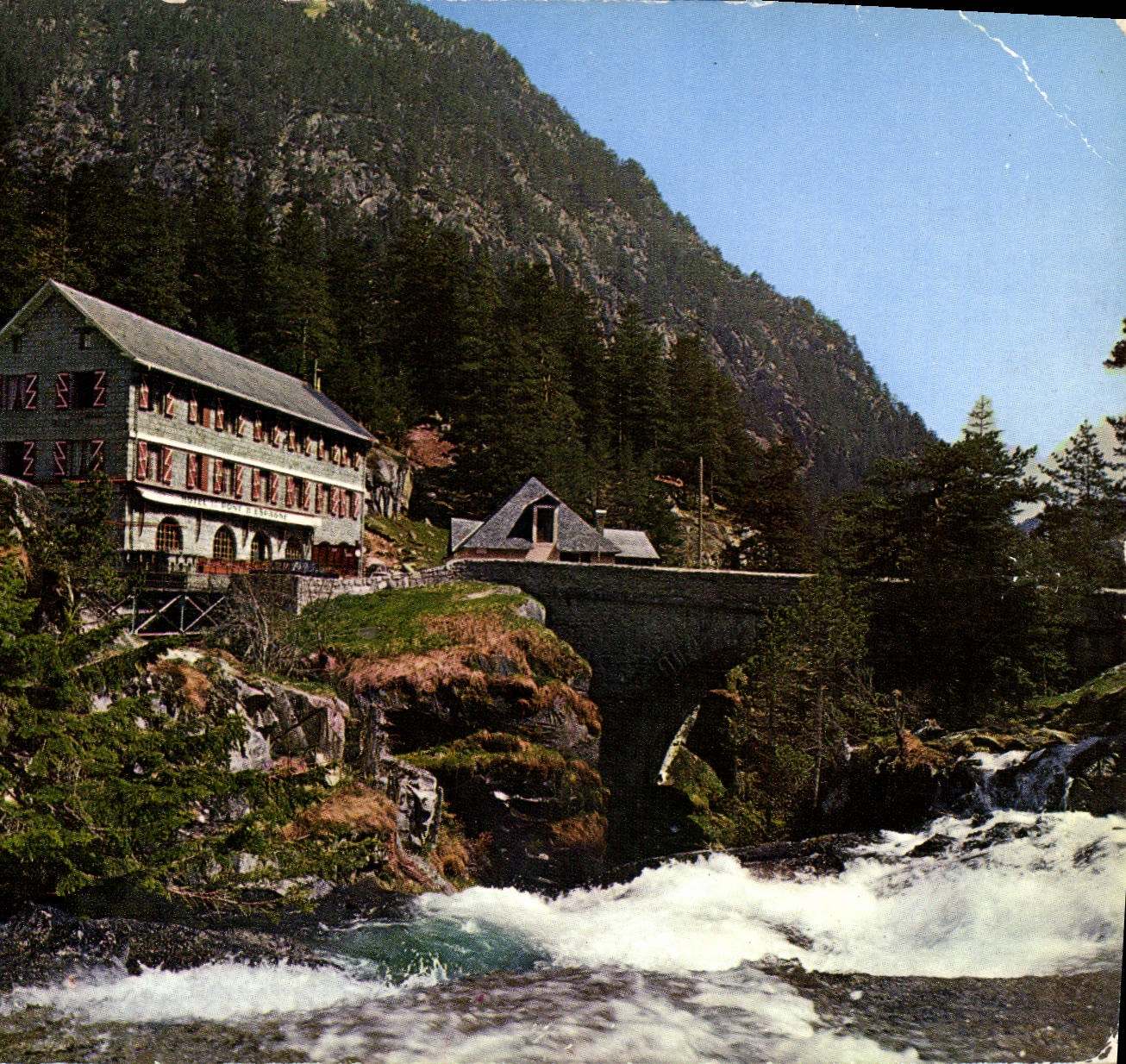 CPM Les Pyrenees le Pont d'Espagne Hotellerie du Pont d'Espagne 