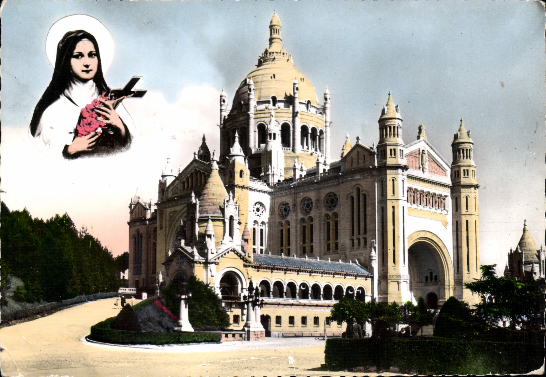 CPM La Basilique de Lisieux Vue d'Ensemble 