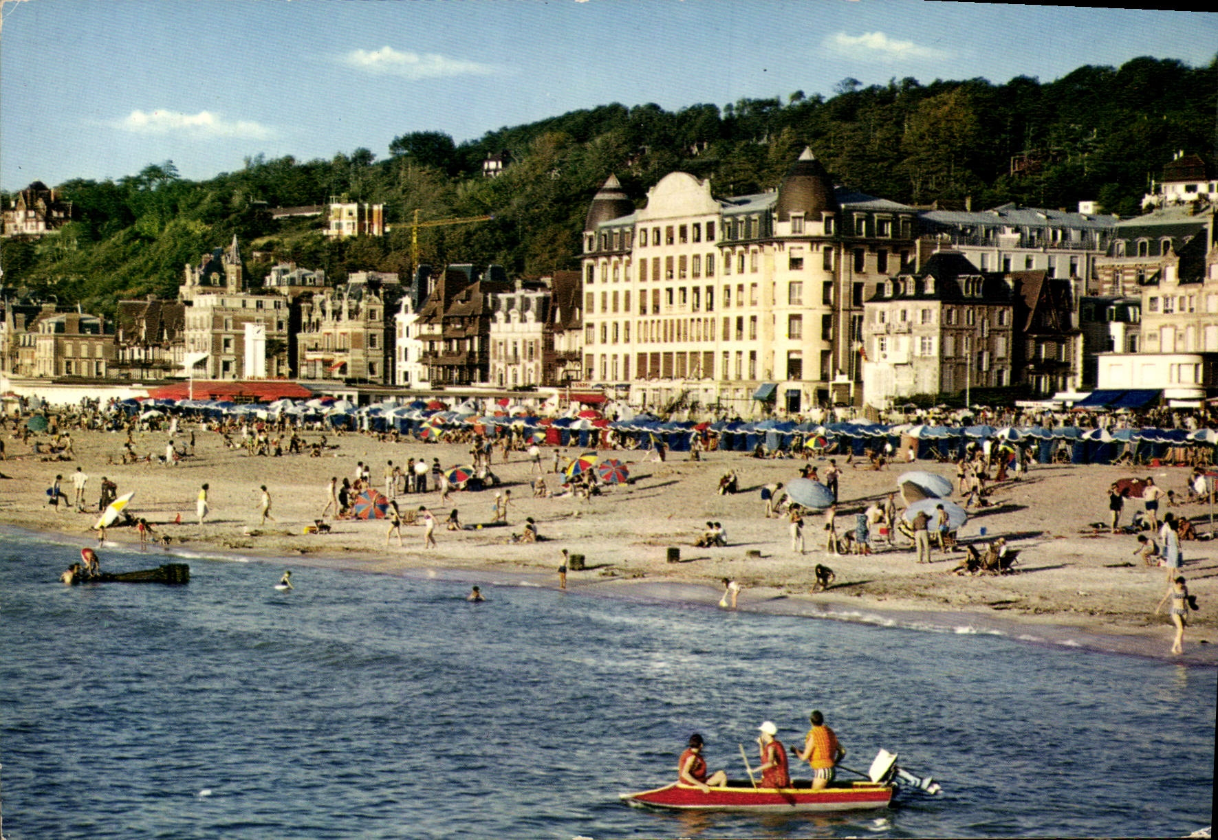 CPM Trouville Deauville Calvados la Plage 