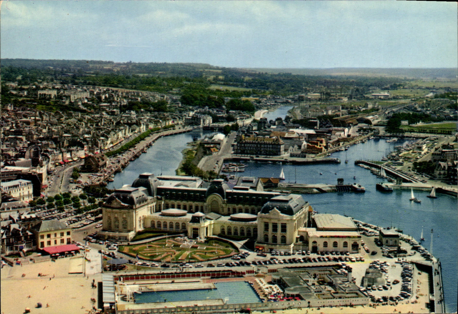 CPM Trouville Deauville Calvados le casino et la piscine 