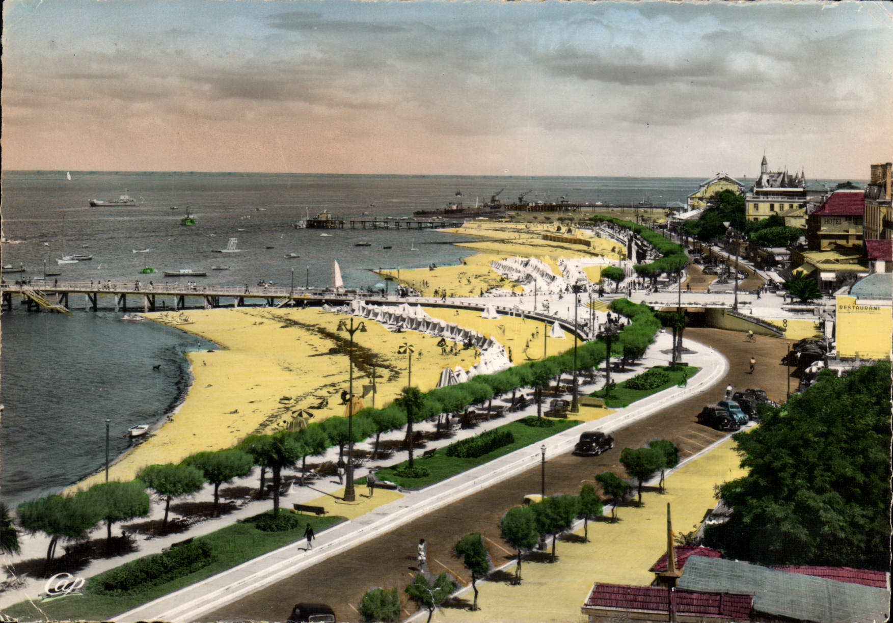 CPM Arcachon Cote d'Argent la Plage 