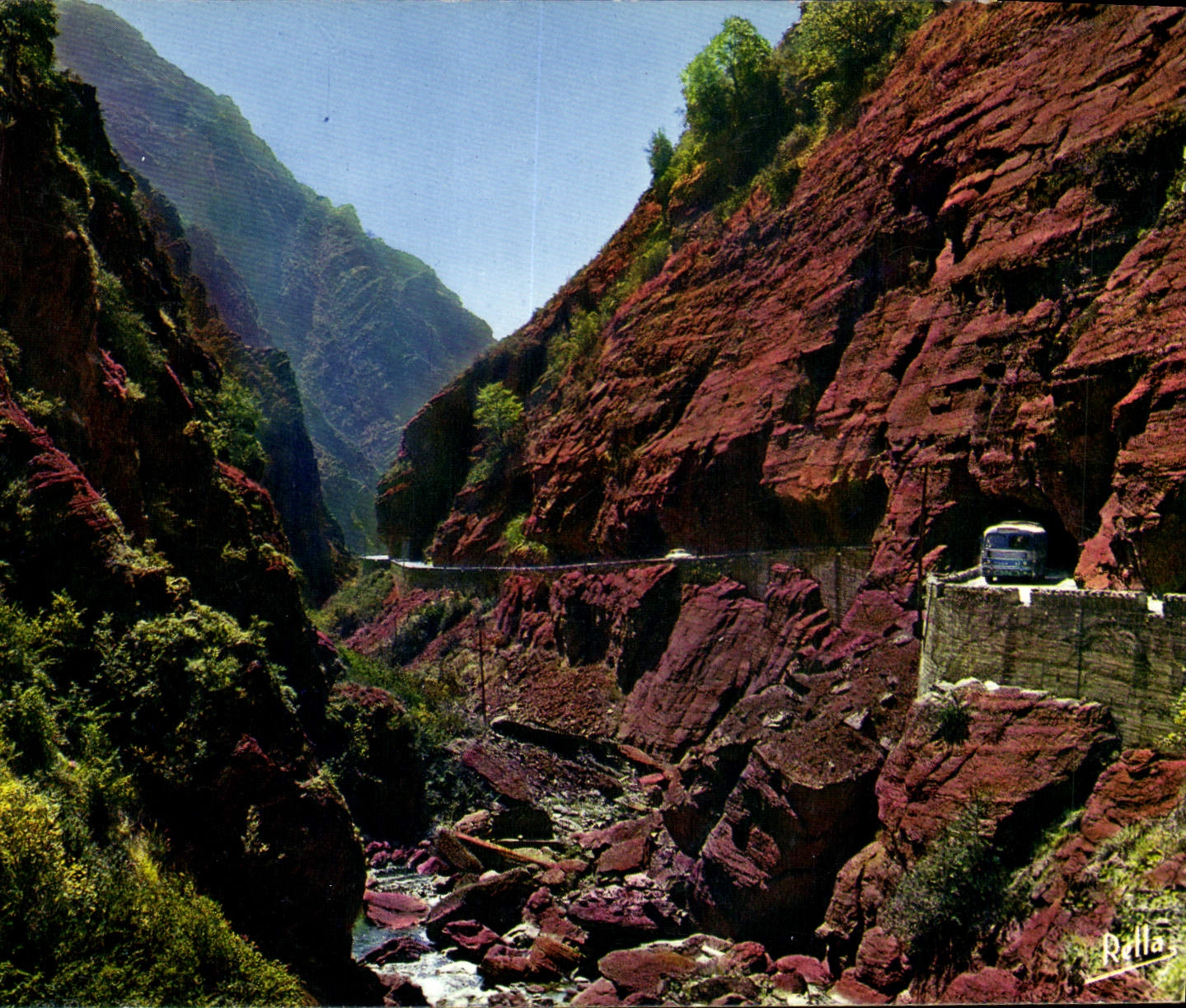CPA les Alpes Maritimes Gorges du Cians la route de Touet a Beuil Valberg avant la petite Clue