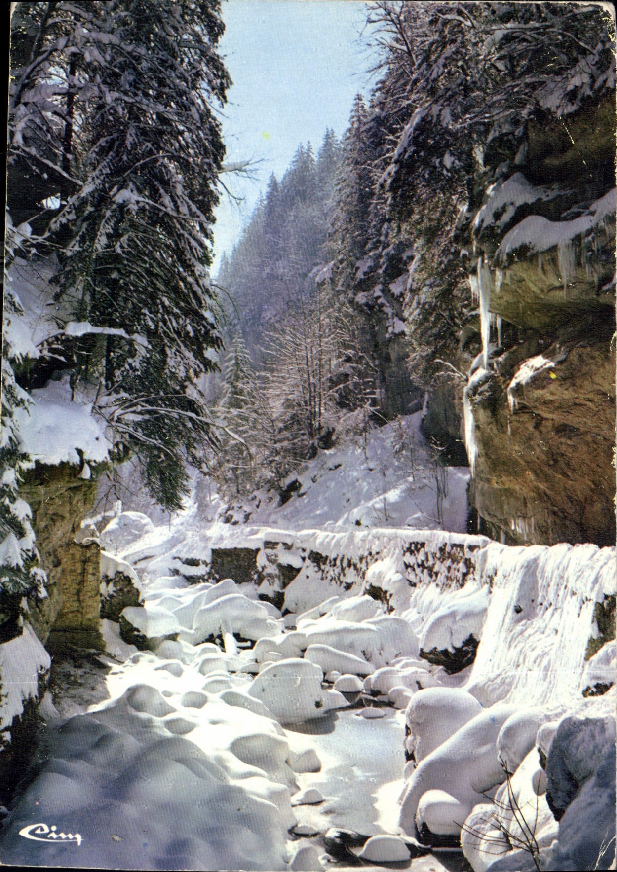 CPM Neige et Soleil La route dans les gorges 