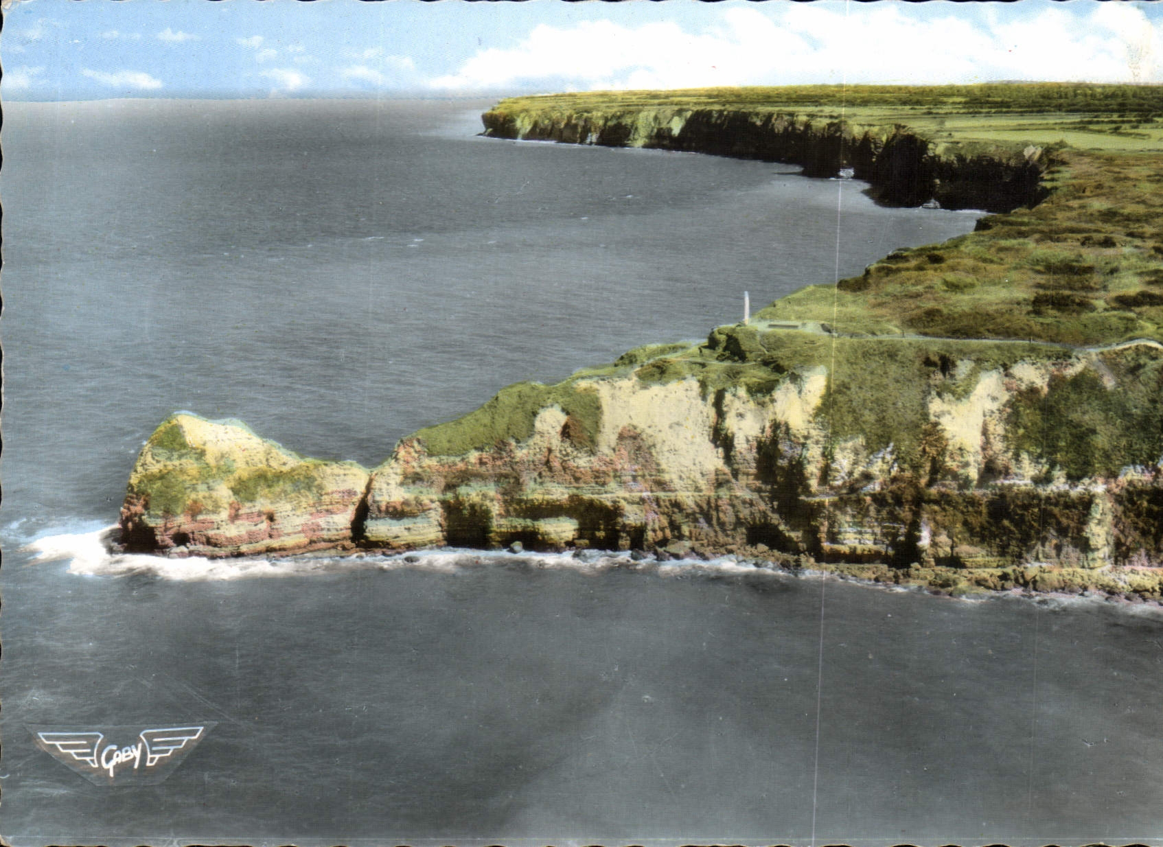 CPM La France vue du ciel Grandcamp les Bains Calvados Pointe du Hoc