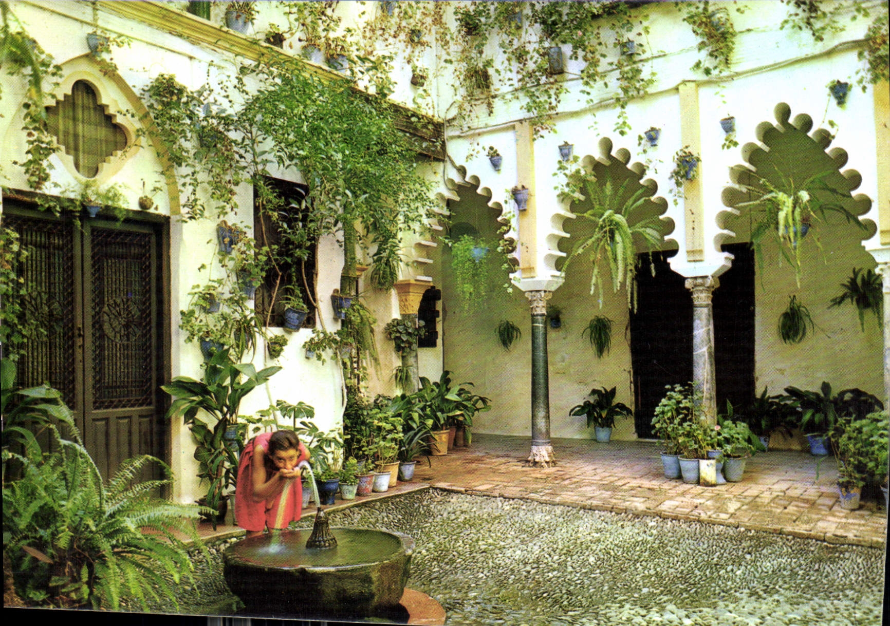 CPM Espana Es Diferente Patio Andaluz 
