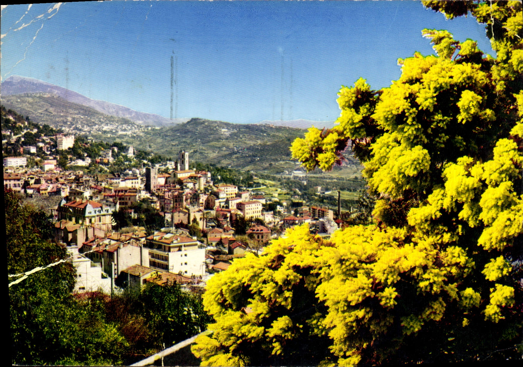 CPM Cote d'Azur Carrefour Mondial du Tourisme Grasse Cite des Fleurs et des Parfums Vue generale 