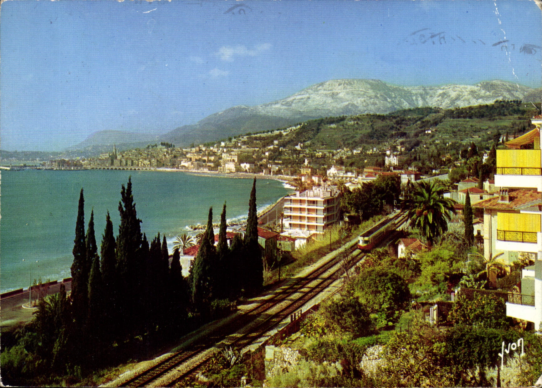 CPM La Cote d'Azur Miracle de la Nature Menton Alpes Maritimes Vue generale sur la Chaine des Alpes