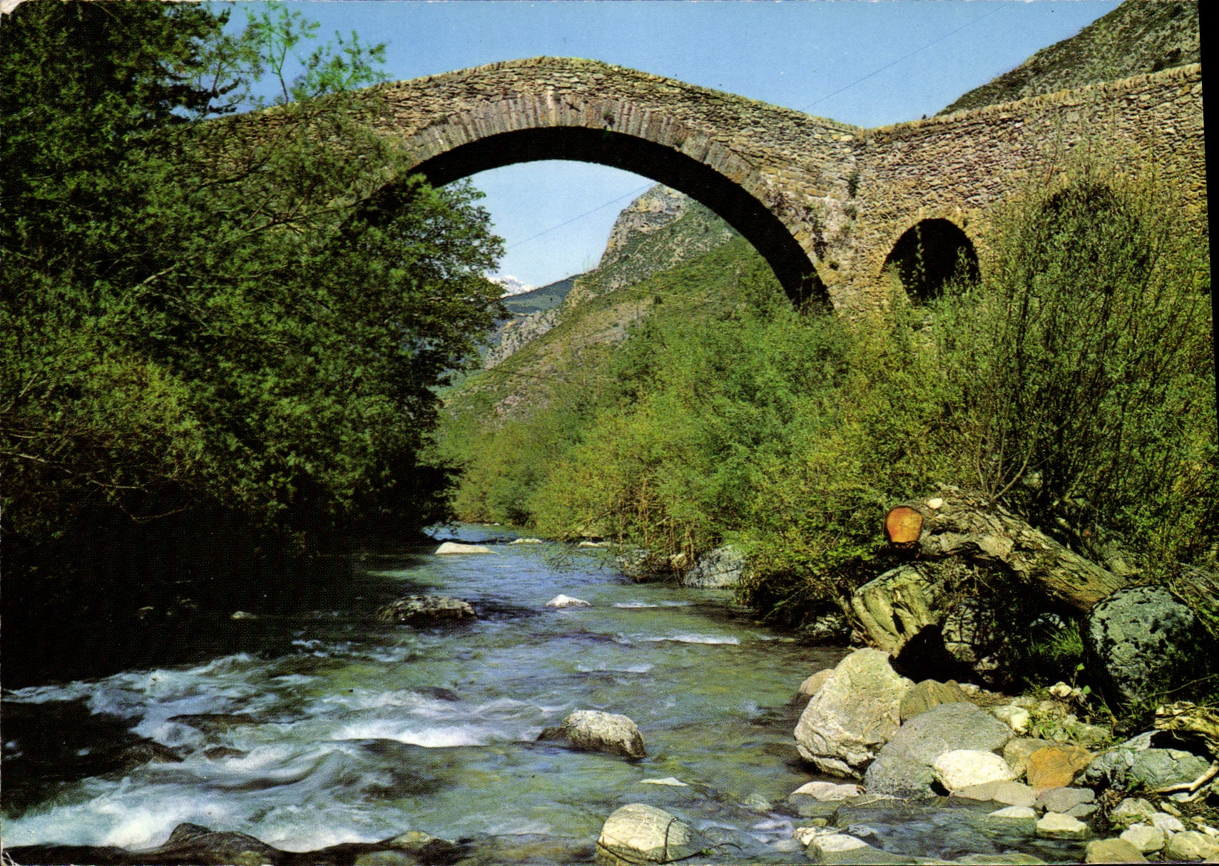 CPM La Brigue Alpes Maritimes Le Pont du Coq Vieux pont romain sur la Levenza entre La Brigue et Mar