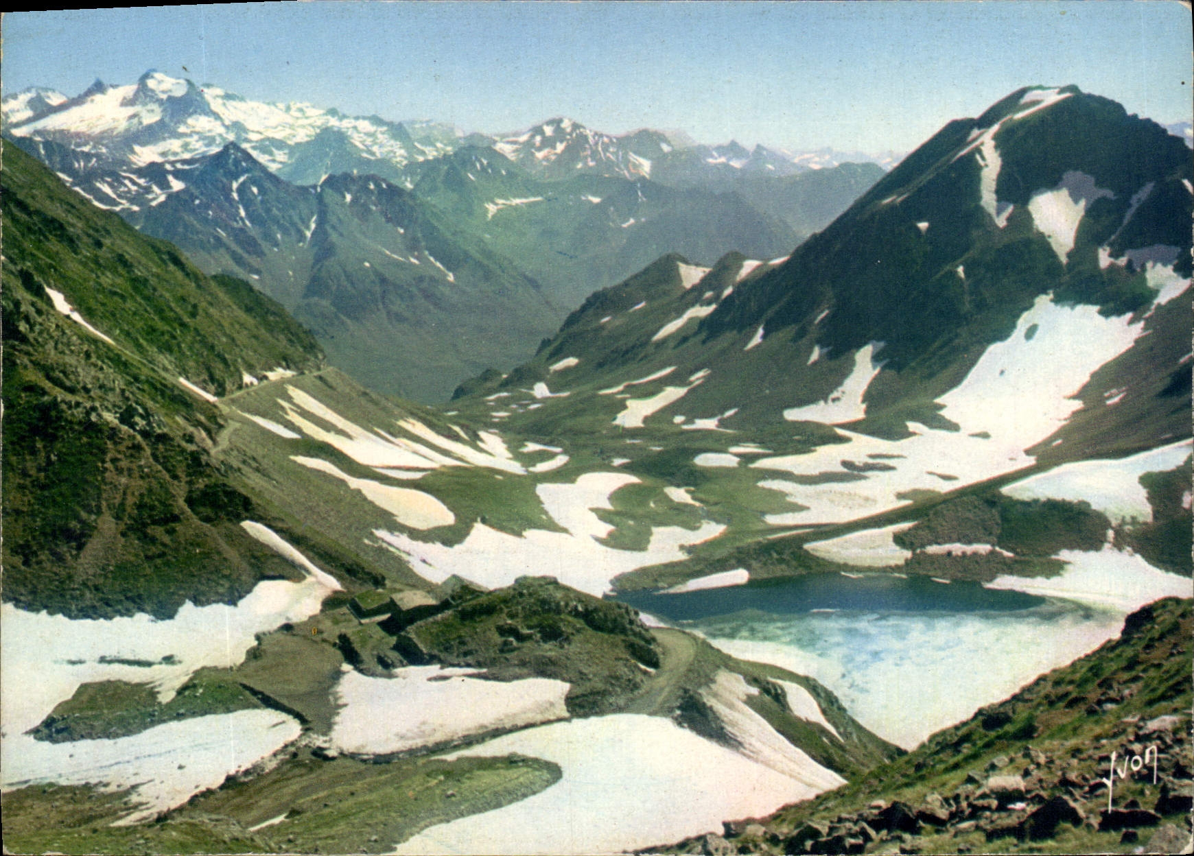 CPM La Chaine des Pyrenees et le Lac d'Oncet 