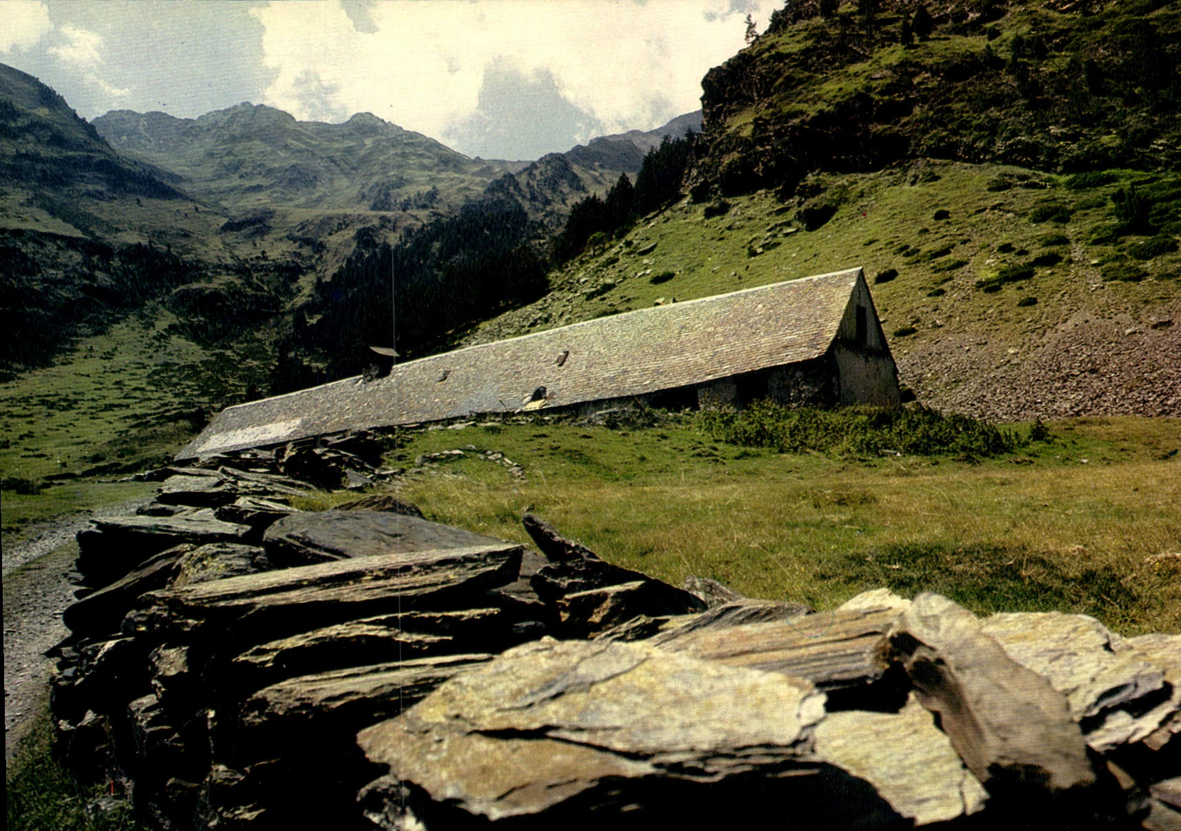 CPM La Vallee d'Aure Environs d'Arreau Hautes Pyrenees Hospice de Rioumajou 