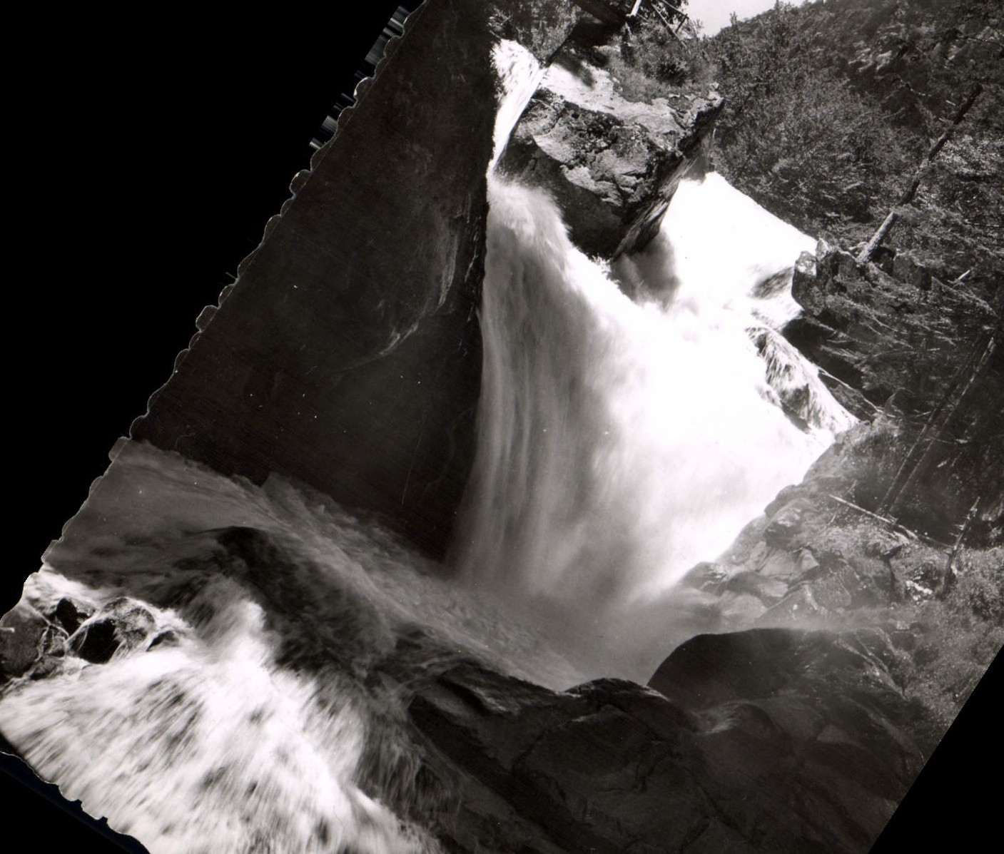 CPM Environs de Cauterets Hautes Pyrenees Cascade de Cerisey