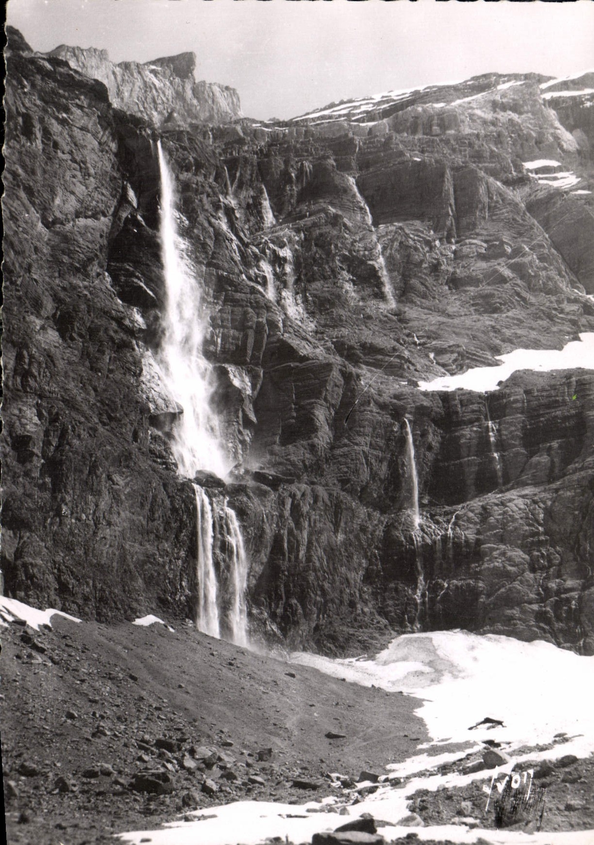 CPM Cirque de Gavarnie Hautes Pyrenees la Grande Cascade 