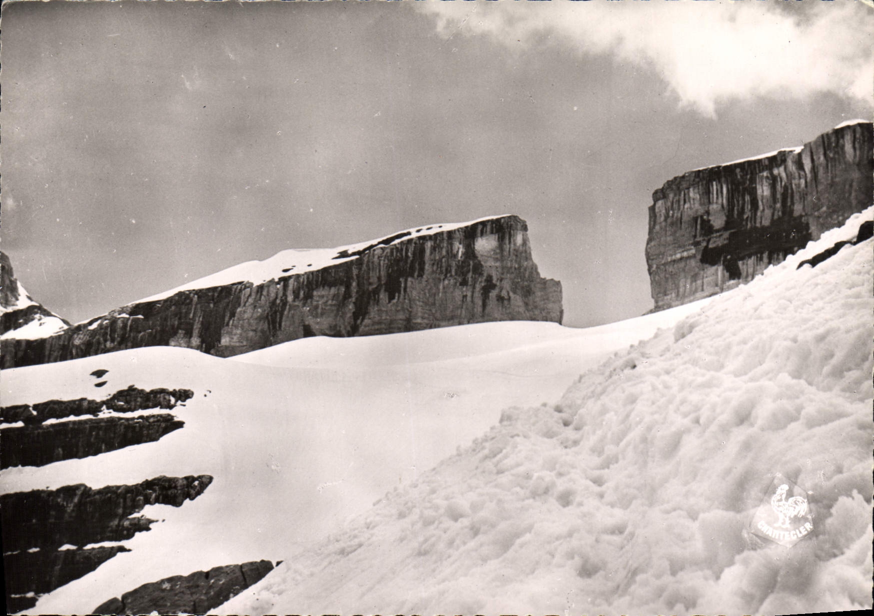 CPM Les Pyrenees Gavarnie La Breche de Roland 