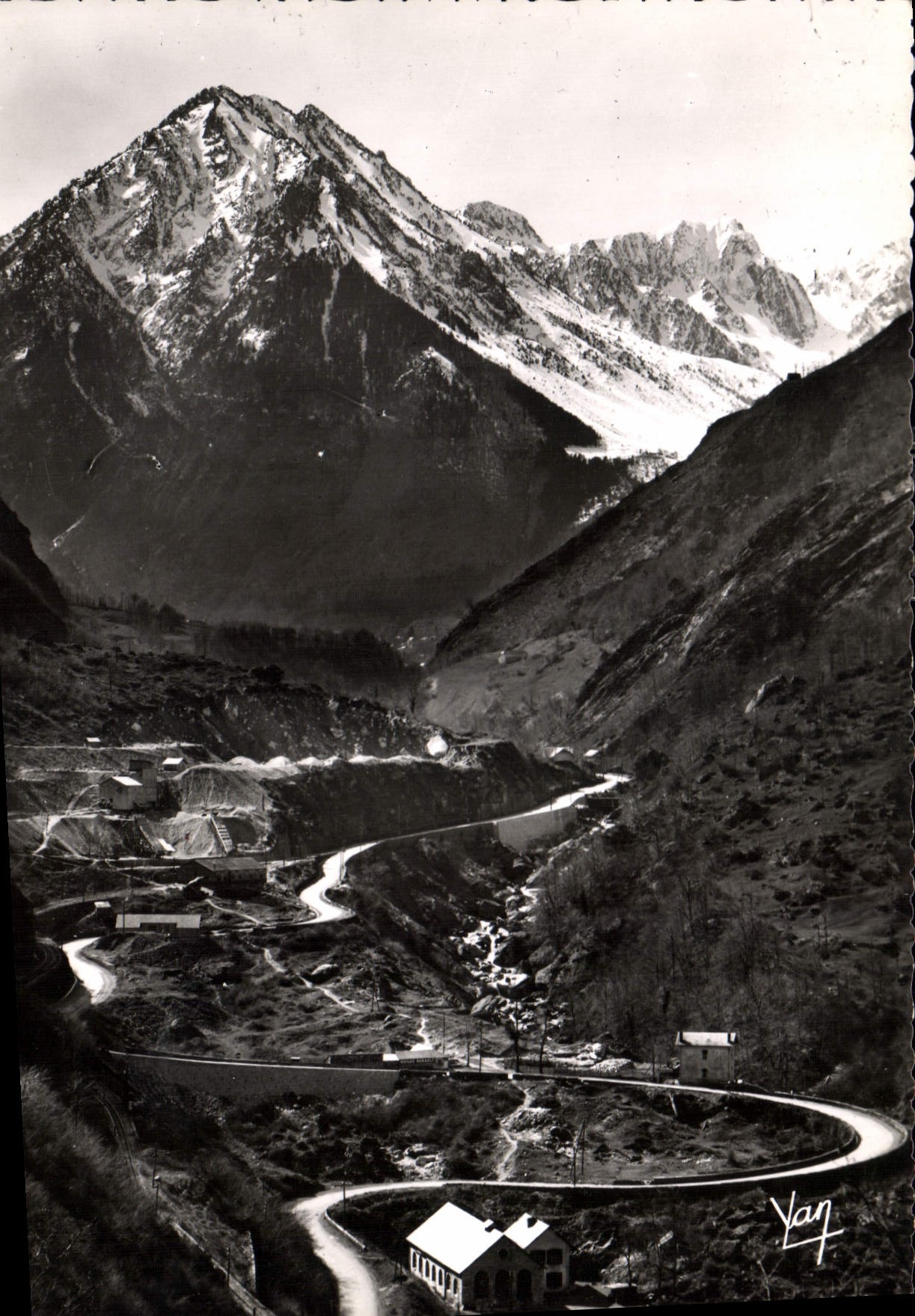 CPM Cauterets Le Colimacon et le Peguere