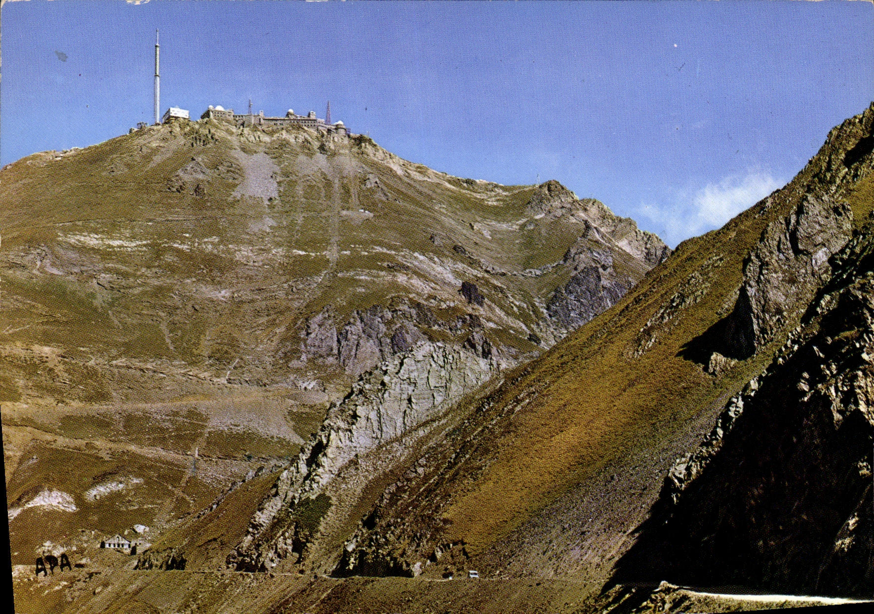CPM En Parcourant Les Pyrenees L'Observatoire du pic du Midi de Bigorre et le Col de Sencours
